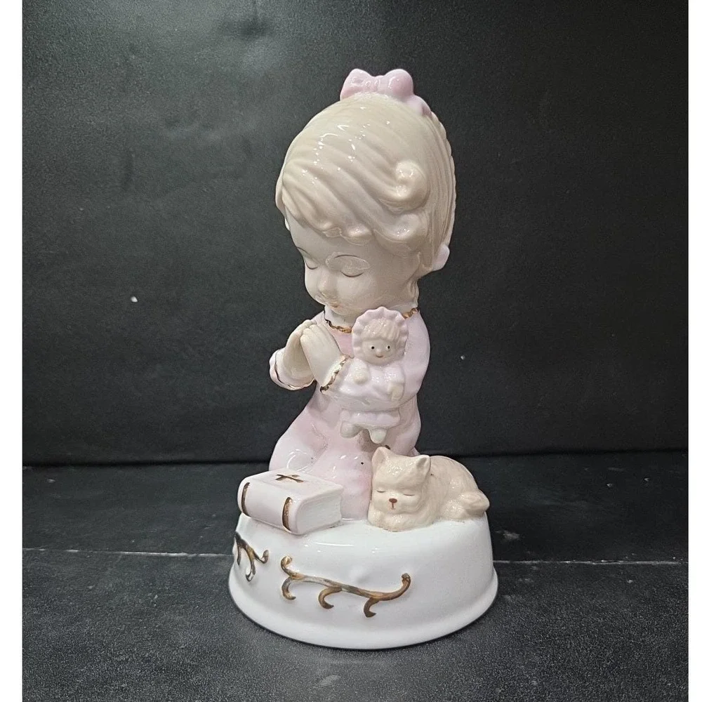 Sankyo Bedtime Prayer Praying Girl With Cat‎ & Bible Figurine, Porcelain Statue